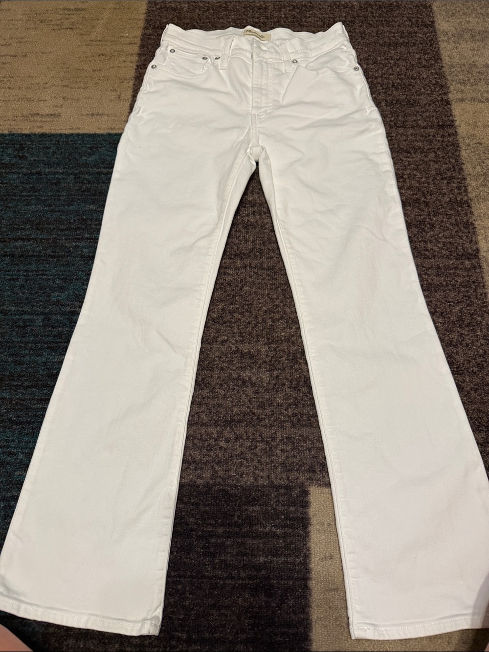 Madewell Mid Rise Kick Out. Size 27 White Jeans